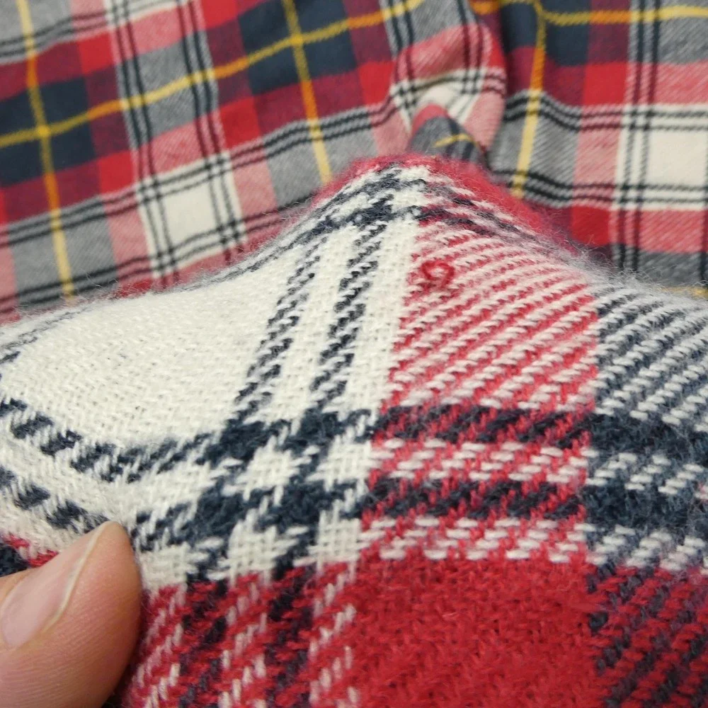 Barbour Scarf Mens One Size Red Navy Plaid Acrylic Reversible Fringe Winter